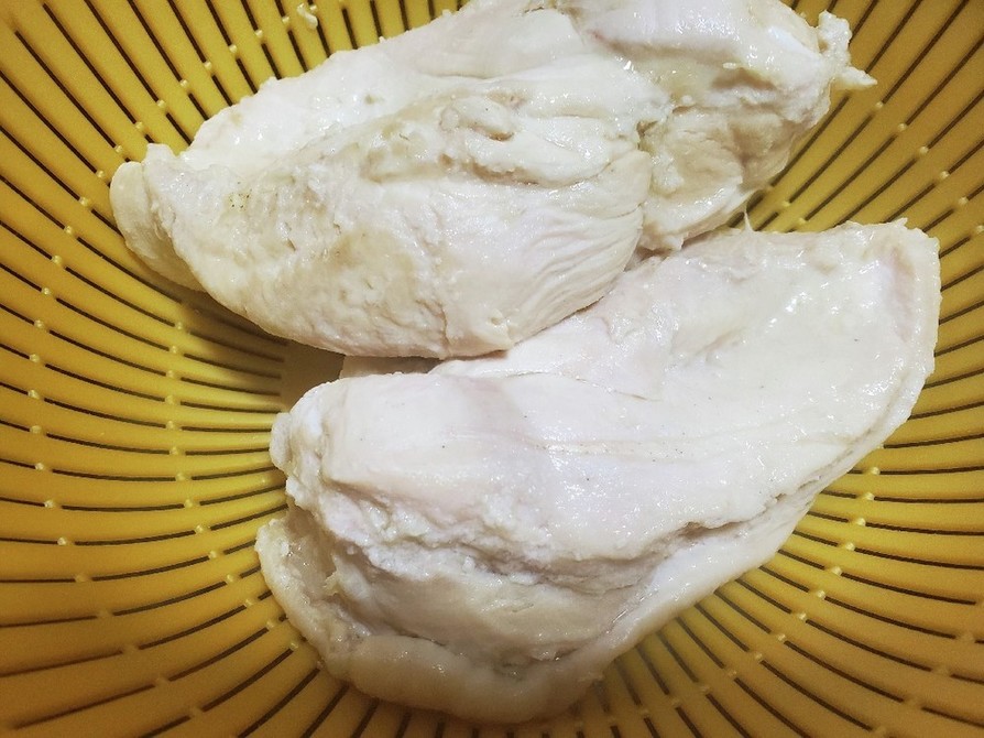 あると便利！作り置き茹で鶏の画像