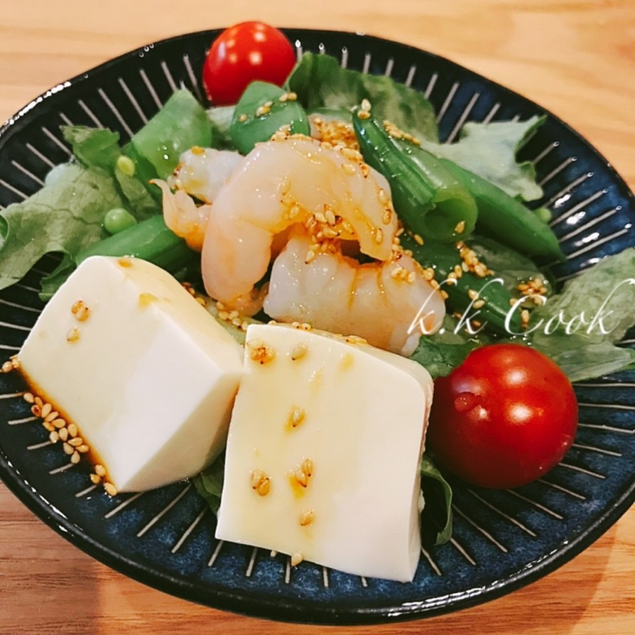 エビとスナップエンドウの豆腐サラダの画像