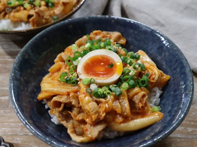 味噌豚キムチーズ丼 レシピ 作り方 By Sachi825 クックパッド 簡単おいしいみんなのレシピが360万品