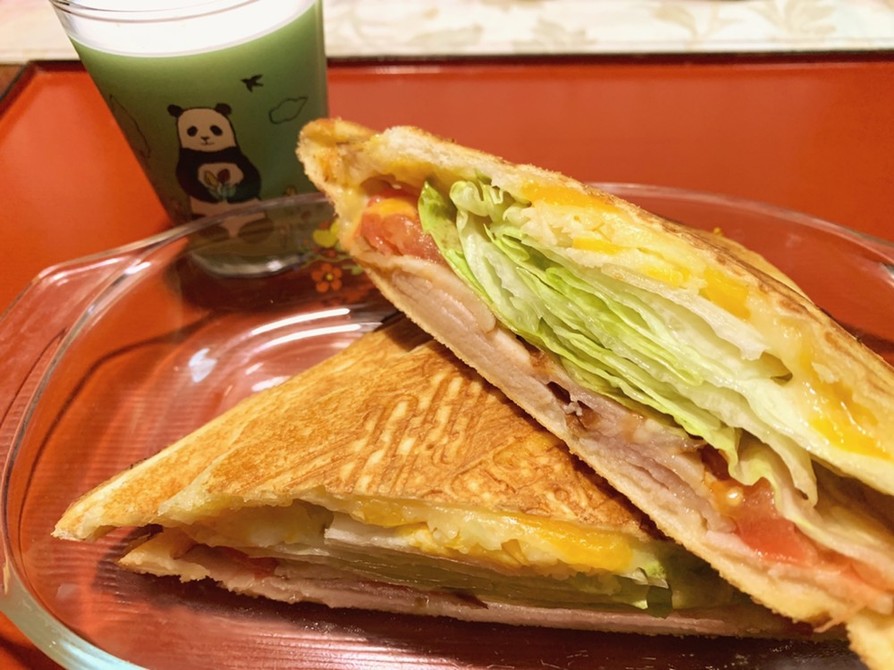 ベーコンレタストマトチーズのホットサンド by ももいろふらみんご 【クックパッド】 簡単おいしいみんなのレシピが394万品