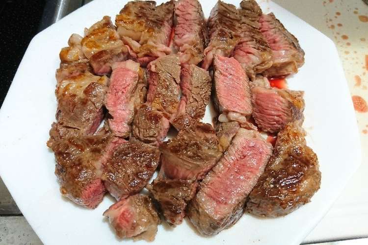 分厚いステーキの美味しい焼き方 レシピ 作り方 By 江上隼人 クックパッド 簡単おいしいみんなのレシピが360万品