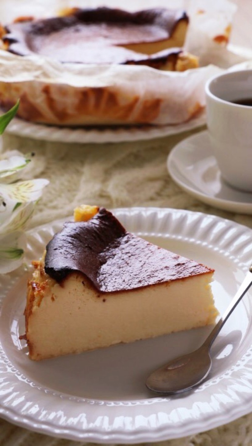 18cm型のバスク風チーズケーキの画像