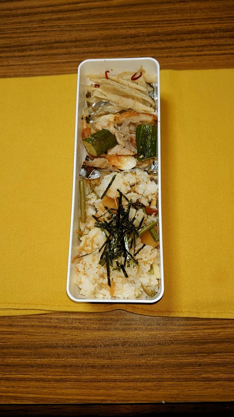 ヨウサマの減塩山菜ご飯弁当の画像
