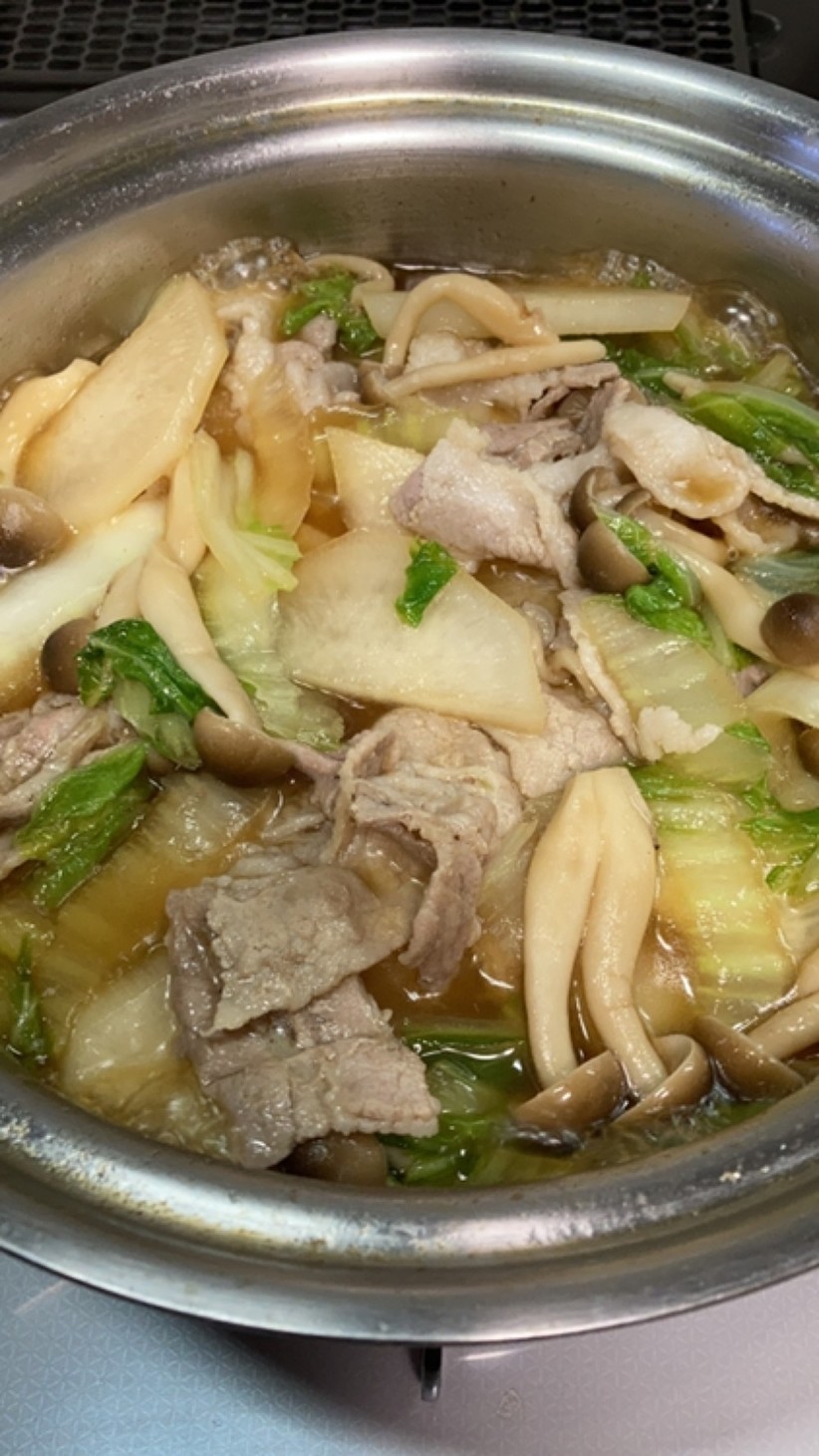 大根と白菜と豚肉の煮物の画像