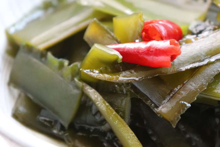 ご飯の供 簡単 美味 生わかめの茎の佃煮 レシピ 作り方 By 白雲堂 クックパッド 簡単おいしいみんなのレシピが361万品