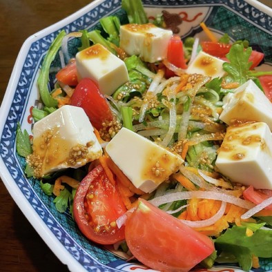 豆腐と春菊の韓国風サラダの写真