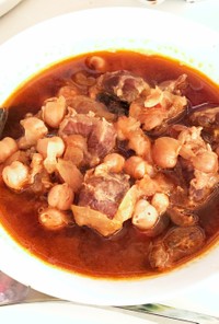 ひよこ豆と牛すね肉のトルコ風トマトスープ