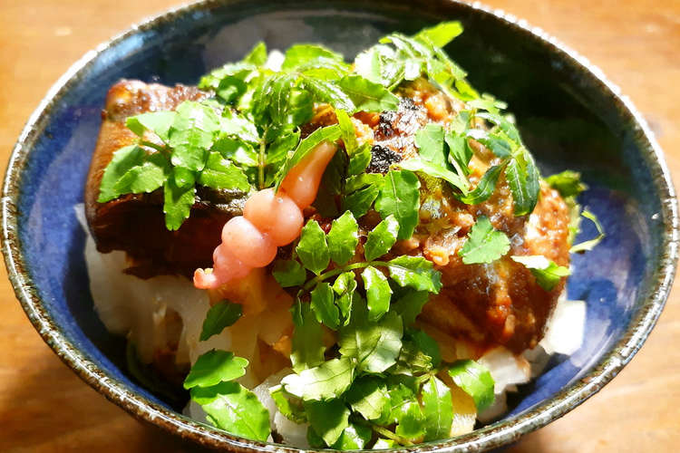 簡単 鯖味噌煮缶の木の芽丼 発酵新玉葱 レシピ 作り方 By Guzavie クックパッド 簡単おいしいみんなのレシピが355万品