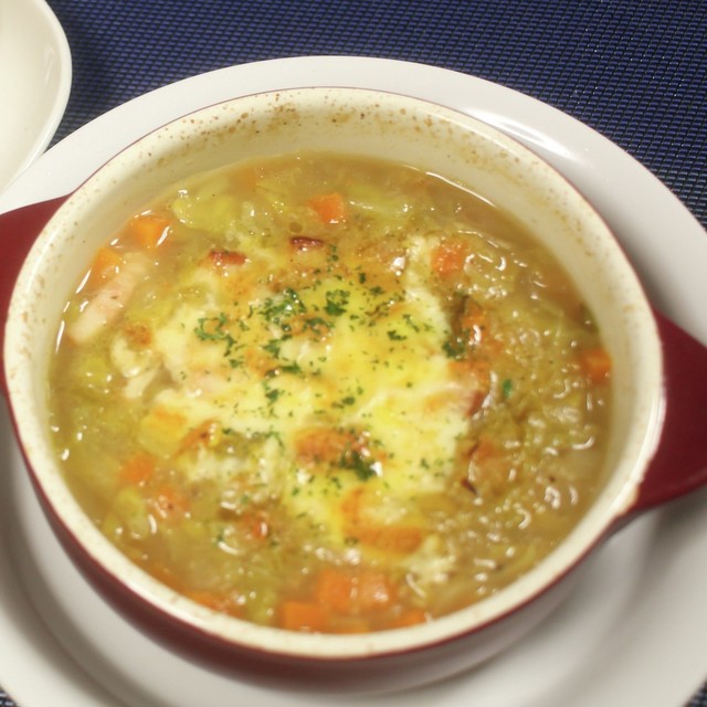 サイゼの 田舎風やわらかキャベツのスープ レシピ 作り方 By クッキングsパパ クックパッド 簡単おいしいみんなのレシピが367万品