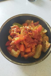 鶏とキャベツのトマト缶煮込み