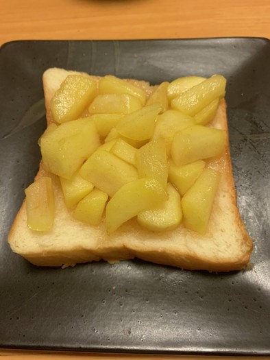 お手軽！アップルシナモントーストの写真