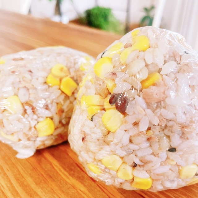 ツナコーンで和風おにぎり レシピ 作り方 By ゆしねえ クックパッド 簡単おいしいみんなのレシピが360万品
