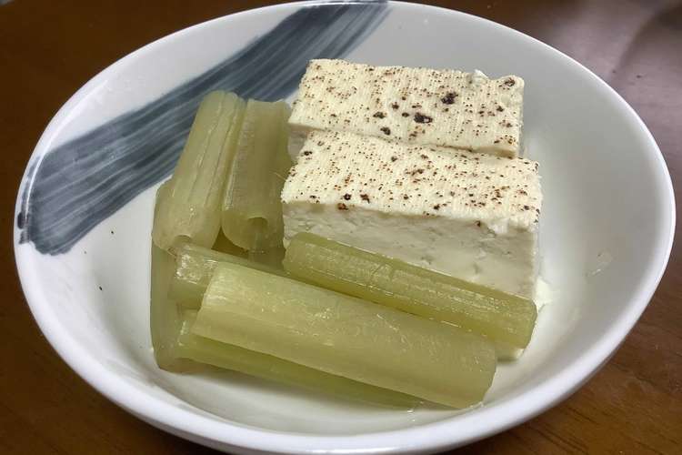 旬を楽しむ ふきと焼き豆腐の煮物 レシピ 作り方 By クッキングシニアz3 クックパッド 簡単おいしいみんなのレシピが352万品