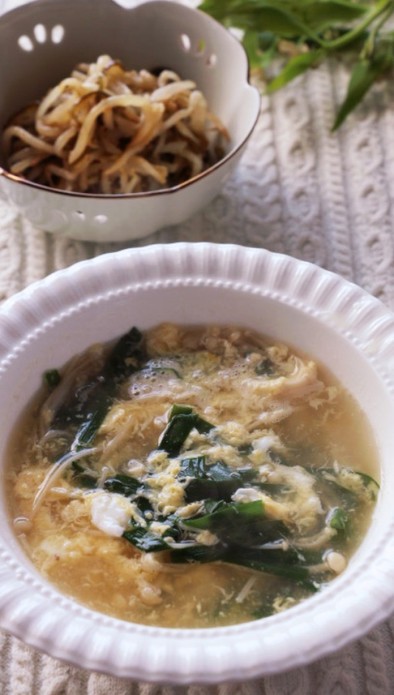 ニラとえのきの中華スープの写真