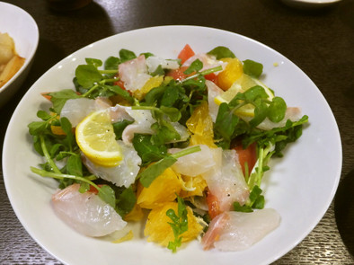 真鯛と伊予柑、クレソンのサラダの写真