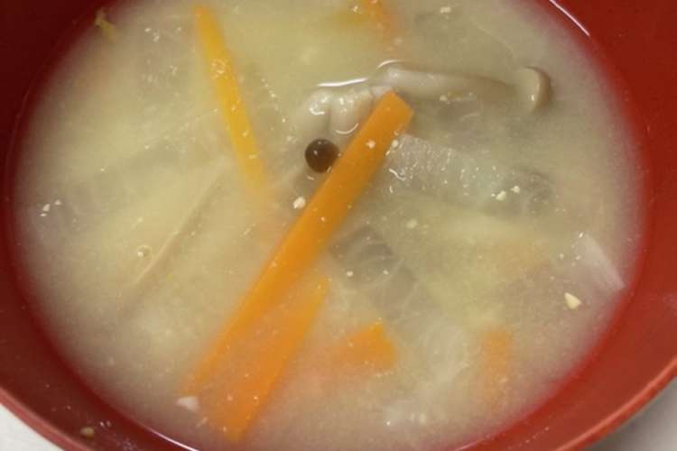 だし入り味噌で簡単 油揚げと大根の味噌汁 レシピ 作り方 By スズケンさんの嫁 クックパッド 簡単おいしいみんなのレシピが354万品