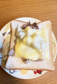 朝食♡ボリューム◎肉マヨチーズトースト♡