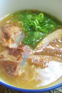 塩ラーメンで  豚バラ軟骨  沖縄そば