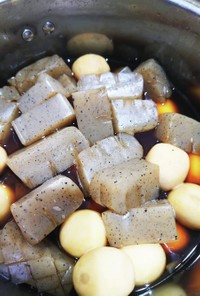 コンニャクと里芋の甘辛煮
