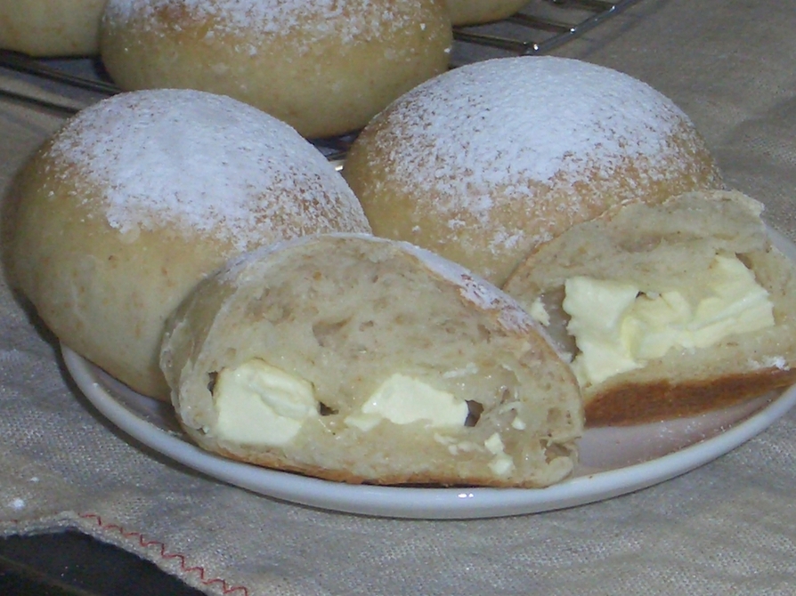 ヨーグルト酵母 de　クリームチーズパンの画像