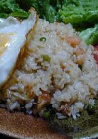 インドネシア料理　ナシゴーレン__Indonesian Fried Rice with chicken and shrimp