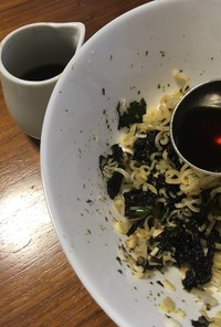 海苔ラミョン(サリ麺で混ぜそば)えごま油