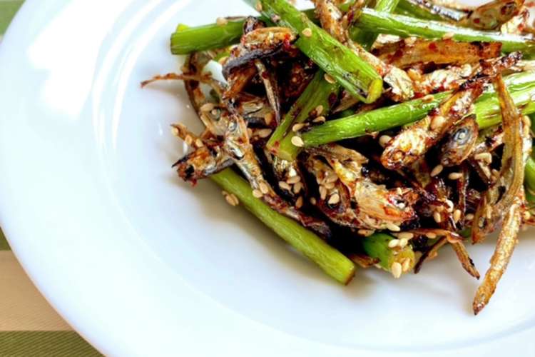 韓国料理 ニンニクの芽と小魚炒め レシピ 作り方 By 白成珍 クックパッド 簡単おいしいみんなのレシピが364万品