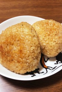 簡単！ 出汁とごま油香る 焼きおにぎり