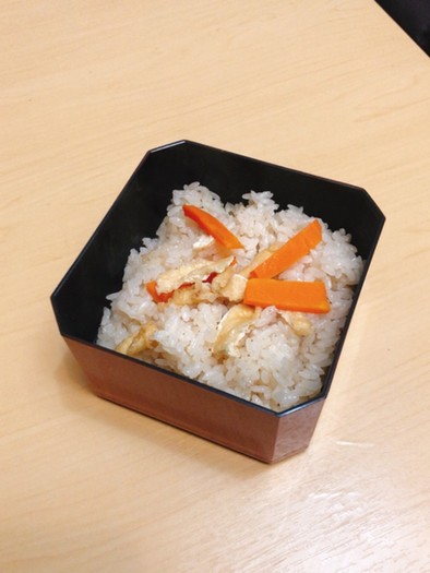 「登米のだし」使用　簡単炊き込みご飯の写真