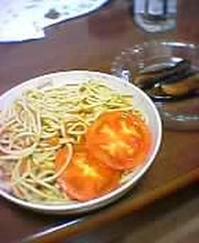 パスタ・ジェノベーゼ 焼きトマト添え