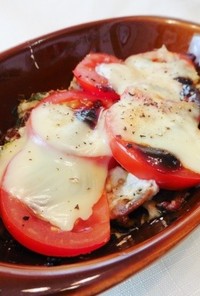 カリカリポークの味噌トマトグラタン