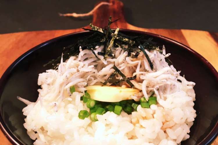 しらすのバター醤油ご飯 レシピ 作り方 By クック5e2q86 クックパッド 簡単おいしいみんなのレシピが358万品