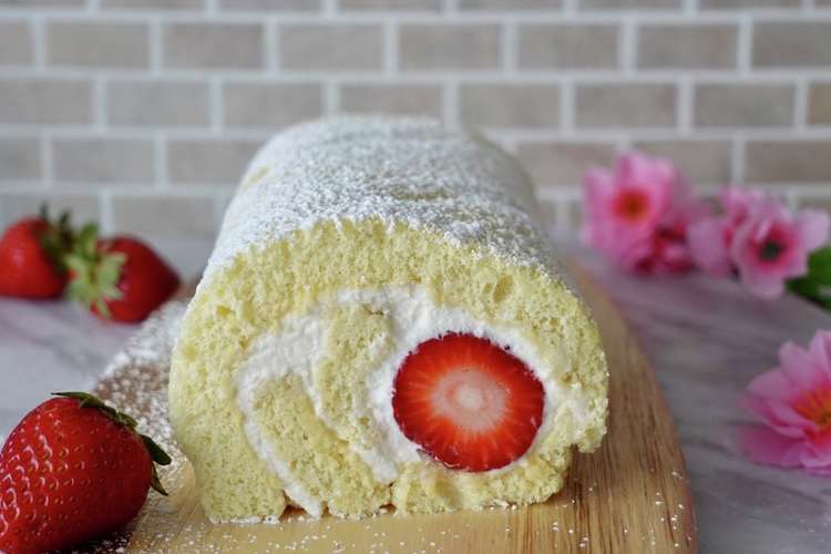 簡単ふわふわ苺のロールケーキ レシピ 作り方 By Nekocc クックパッド 簡単おいしいみんなのレシピが374万品