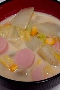 簡単！白菜と魚肉ソーセージの豆乳スープ