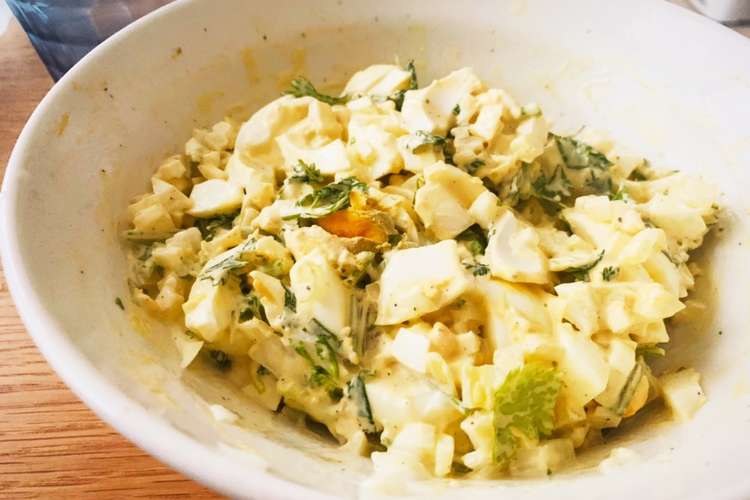 たまごとパクチーと玉ねぎのサラダ レシピ 作り方 By Eitida クックパッド 簡単おいしいみんなのレシピが357万品