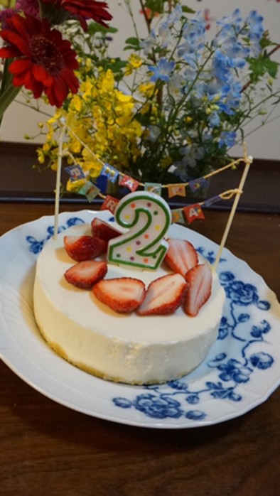 レアチーズケーキ　低年齢誕生日ケーキにもの写真