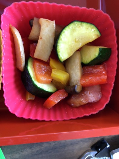 お弁当に♡ベーコンと野菜の炒め物の写真