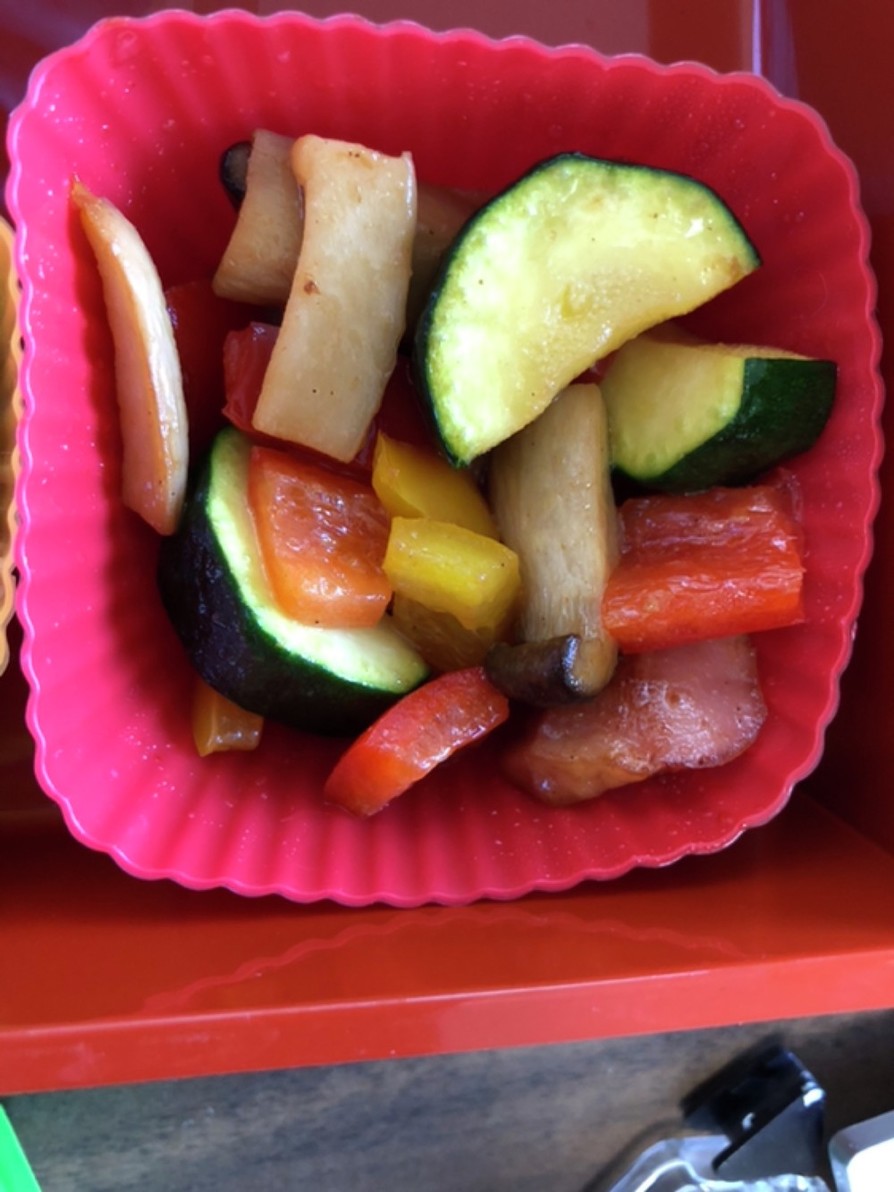 お弁当に♡ベーコンと野菜の炒め物の画像