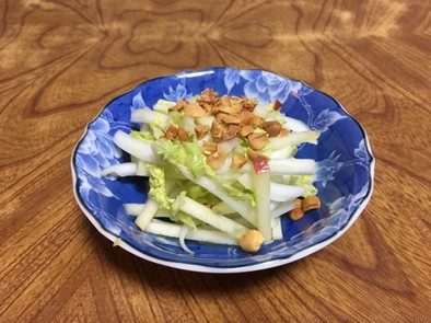 白菜とりんごのハニージンジャーサラダの写真