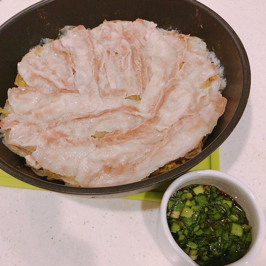 豚バラと野菜の蒸ししゃぶ、ニラ醤油ダレの画像