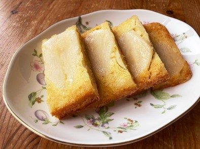 洋梨のケーキの写真