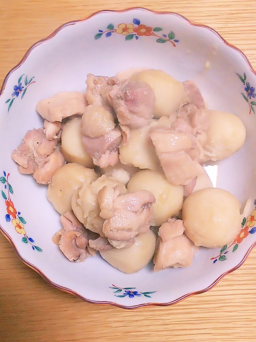 鶏肉と里芋の煮物の画像