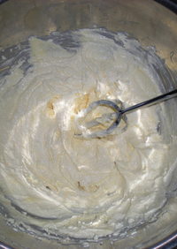 泡立て器にこびり付いたバターを落とす方法