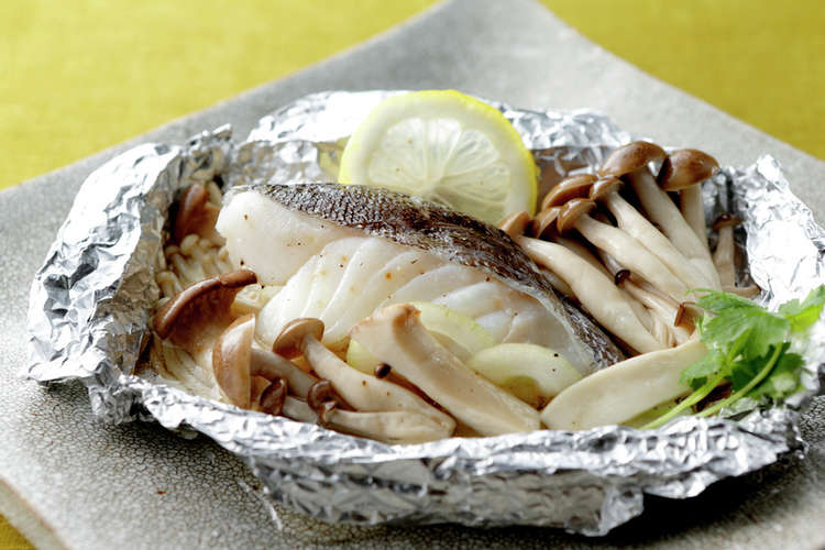 白身魚ときのこのホイル焼き レシピ 作り方 By 伊勢醤油本舗 クックパッド 簡単おいしいみんなのレシピが375万品
