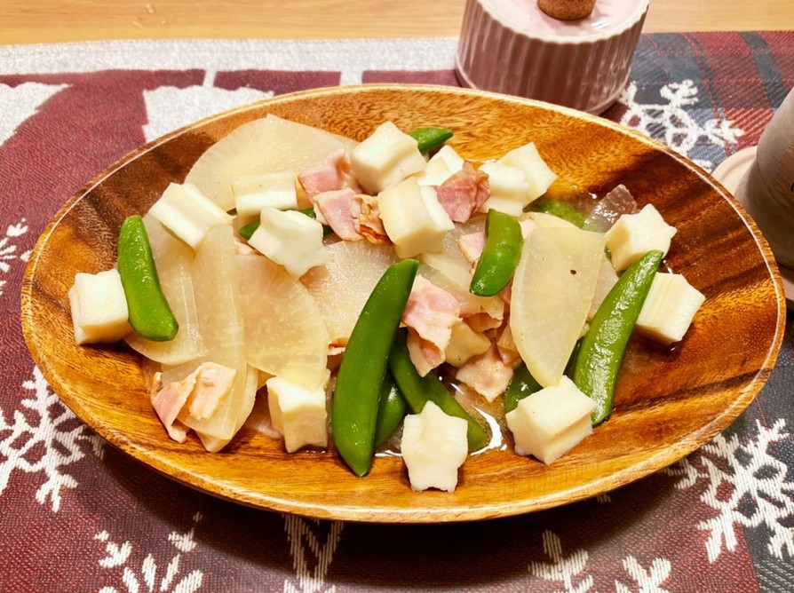 お弁当にも♡大根とベーコンの春の洋風煮物の画像