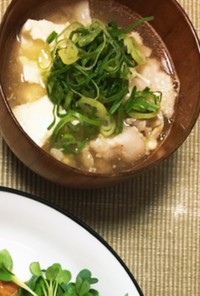 豆腐と豚肉の味噌汁