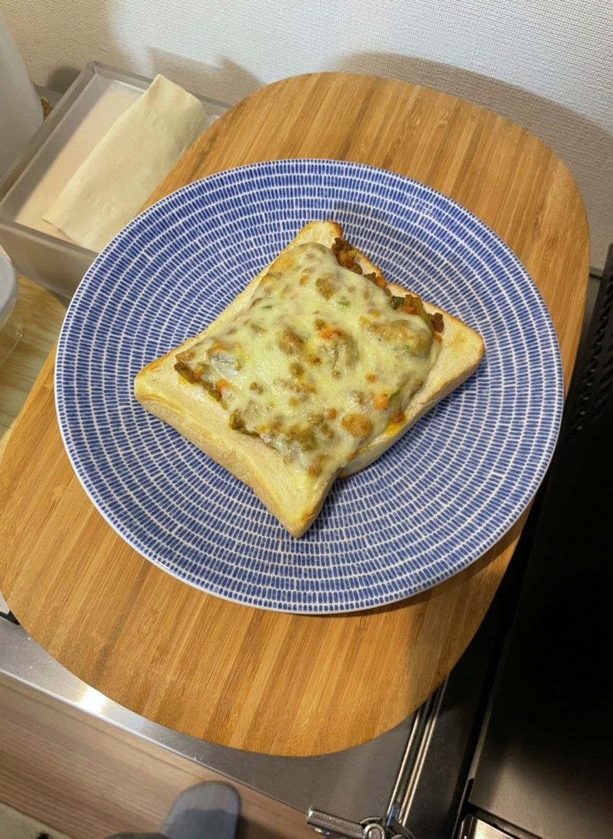キーマカレーチーズトーストの画像