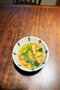 筍と蕪木菜の鶏ガラ生姜醤油スープ
