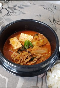 ピリ辛キムチチゲ～김치찌개 