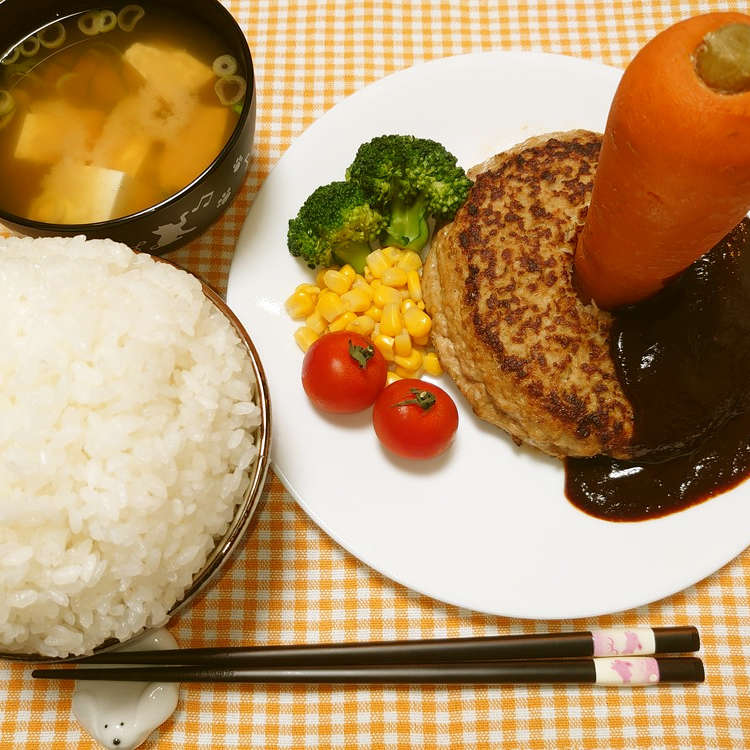 スペちゃん実家の「にんじんハンバーグ」